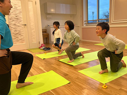 体軸と口腔を鍛え運動能力の基盤をつくります。